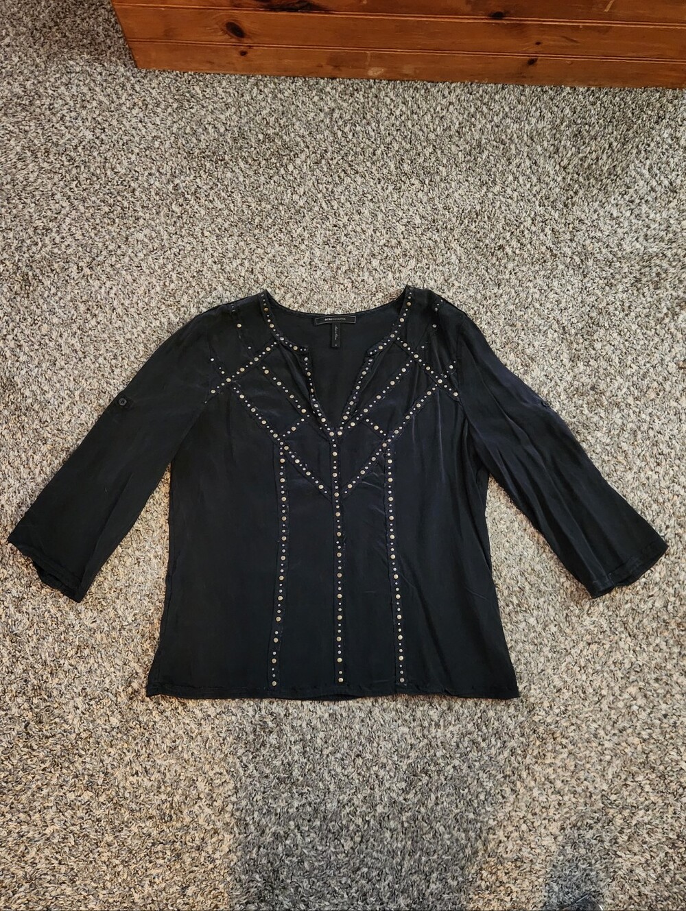 BCBGMAXAZRIA Silk Split V-Neck Three Quarter Sleeve Studded Silk Blouse M